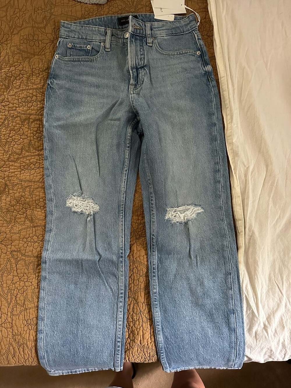 Free Assembly The Original 90's Straight Leg Distressed Jeans, NWT